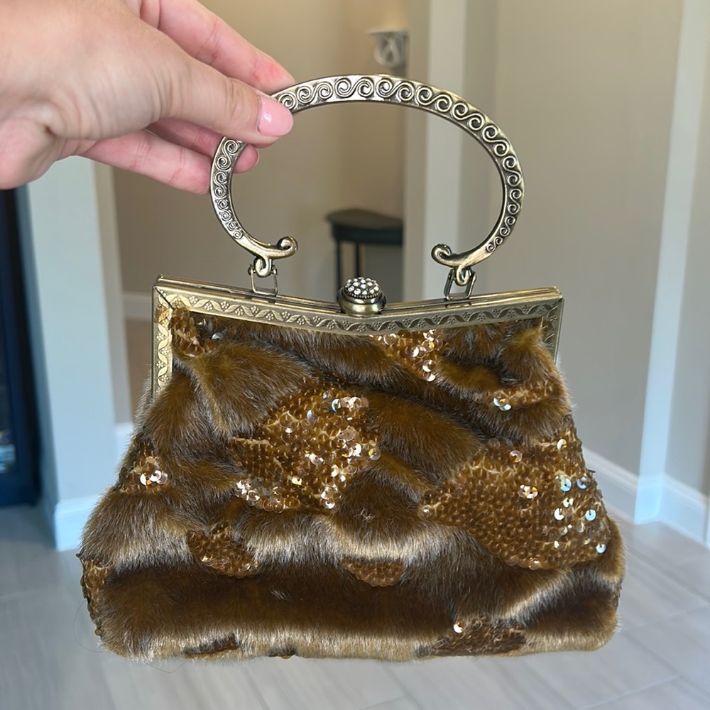 In’s Clutch